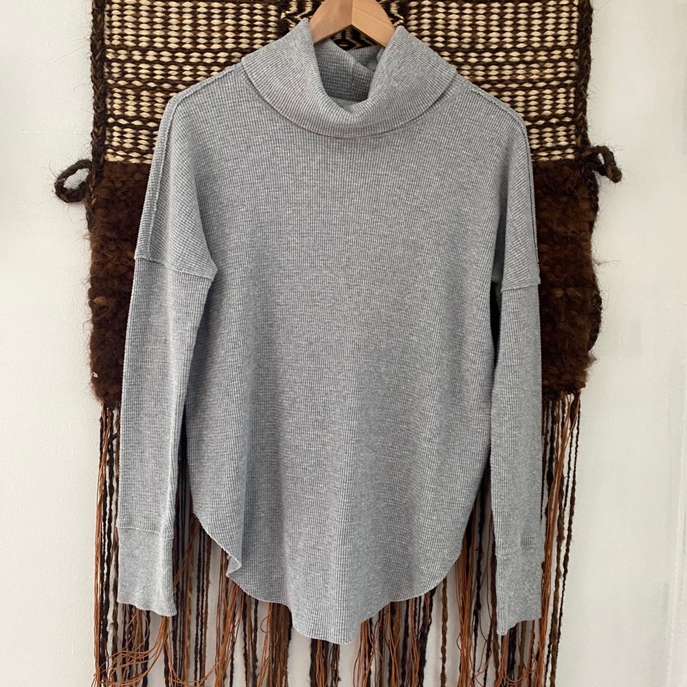 ARITZIA TNA  Thermal Cowlneck S
